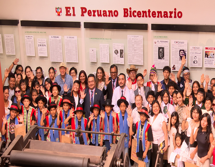 El Peruano 200 años: escolares declaman poesías en homenaje a diario oficial